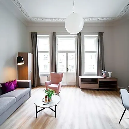 Aparthotel Karl By Zeitraum