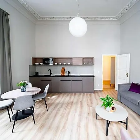 Aparthotel Karl By Zeitraum