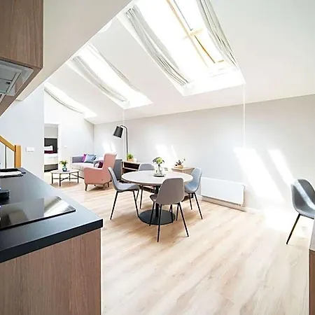 Aparthotel Karl By Zeitraum 4*